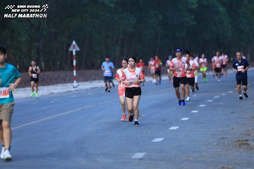 BINH DUONG NEW CITY HALF MARATHON 2024 - Ảnh #1750513