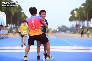 BINH DUONG NEW CITY HALF MARATHON 2024 - Ảnh #1727562