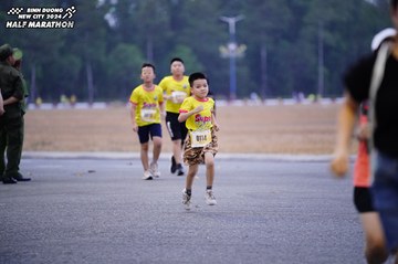 BINH DUONG NEW CITY HALF MARATHON 2024 - Ảnh #1725379