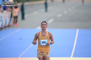BINH DUONG NEW CITY HALF MARATHON 2024 - Ảnh #1738750