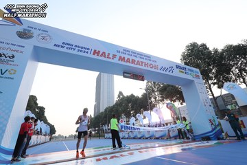BINH DUONG NEW CITY HALF MARATHON 2024 - Ảnh #1738338