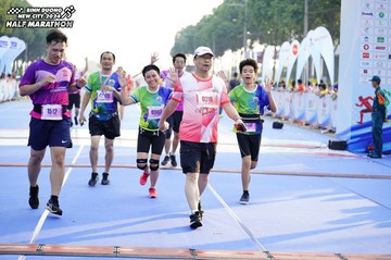 BINH DUONG NEW CITY HALF MARATHON 2024 - Ảnh #1762899