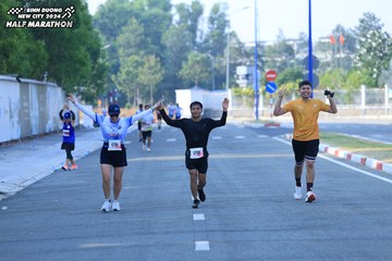 BINH DUONG NEW CITY HALF MARATHON 2024 - Ảnh #1769375