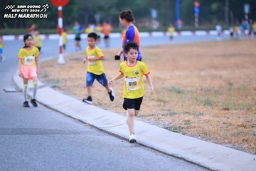 BINH DUONG NEW CITY HALF MARATHON 2024 - Ảnh #1726455