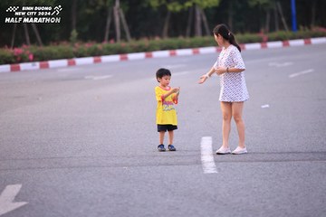 BINH DUONG NEW CITY HALF MARATHON 2024 - Ảnh #1727263