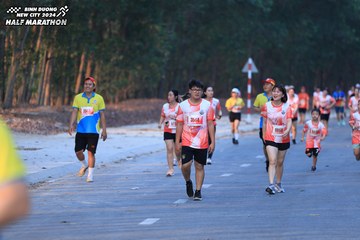 BINH DUONG NEW CITY HALF MARATHON 2024 - Ảnh #1771792