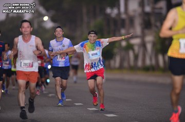 BINH DUONG NEW CITY HALF MARATHON 2024 - Ảnh #1756559