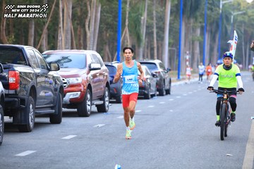 BINH DUONG NEW CITY HALF MARATHON 2024 - Ảnh #1755437