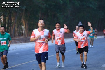 BINH DUONG NEW CITY HALF MARATHON 2024 - Ảnh #1750484