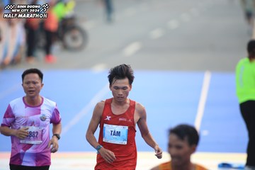 BINH DUONG NEW CITY HALF MARATHON 2024 - Ảnh #1739383