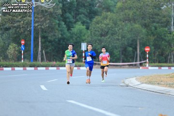 BINH DUONG NEW CITY HALF MARATHON 2024 - Ảnh #1735463