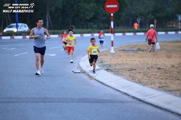 BINH DUONG NEW CITY HALF MARATHON 2024 - Ảnh #1726093