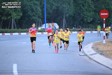 BINH DUONG NEW CITY HALF MARATHON 2024 - Ảnh #1726290