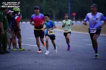 BINH DUONG NEW CITY HALF MARATHON 2024 - Ảnh #1724934