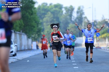BINH DUONG NEW CITY HALF MARATHON 2024 - Ảnh #1764399