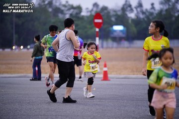 BINH DUONG NEW CITY HALF MARATHON 2024 - Ảnh #1725658