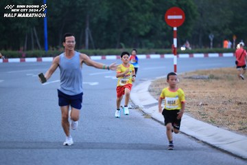 BINH DUONG NEW CITY HALF MARATHON 2024 - Ảnh #1726110