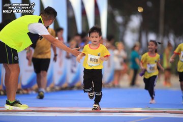 BINH DUONG NEW CITY HALF MARATHON 2024 - Ảnh #1724357