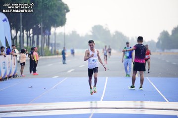 BINH DUONG NEW CITY HALF MARATHON 2024 - Ảnh #1772698