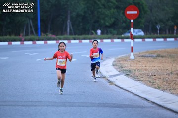BINH DUONG NEW CITY HALF MARATHON 2024 - Ảnh #1726141
