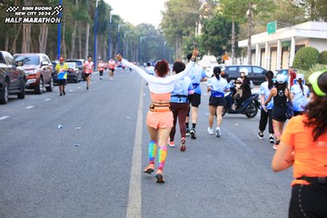 BINH DUONG NEW CITY HALF MARATHON 2024 - Ảnh #1756180