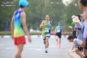 BINH DUONG NEW CITY HALF MARATHON 2024 - Ảnh #1736752