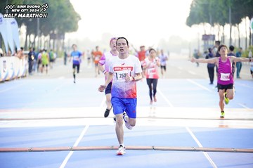 BINH DUONG NEW CITY HALF MARATHON 2024 - Ảnh #1759313