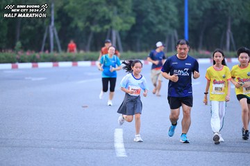 BINH DUONG NEW CITY HALF MARATHON 2024 - Ảnh #1726477