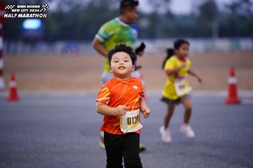 BINH DUONG NEW CITY HALF MARATHON 2024 - Ảnh #1725759