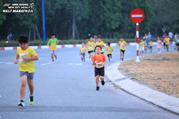 BINH DUONG NEW CITY HALF MARATHON 2024 - Ảnh #1726335