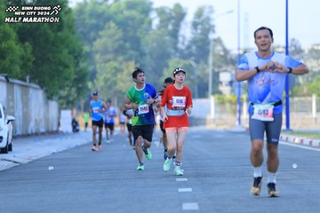 BINH DUONG NEW CITY HALF MARATHON 2024 - Ảnh #1764563