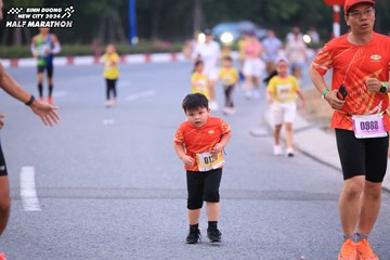BINH DUONG NEW CITY HALF MARATHON 2024 - Ảnh #1727019