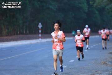 BINH DUONG NEW CITY HALF MARATHON 2024 - Ảnh #1750310