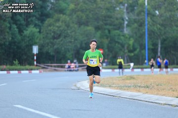 BINH DUONG NEW CITY HALF MARATHON 2024 - Ảnh #1735866