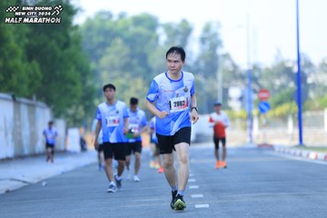 BINH DUONG NEW CITY HALF MARATHON 2024 - Ảnh #1768338