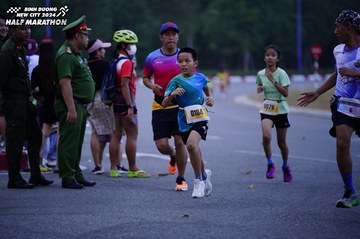 BINH DUONG NEW CITY HALF MARATHON 2024 - Ảnh #1724938