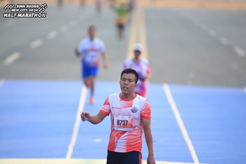 BINH DUONG NEW CITY HALF MARATHON 2024 - Ảnh #1738382