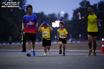 BINH DUONG NEW CITY HALF MARATHON 2024 - Ảnh #1725986