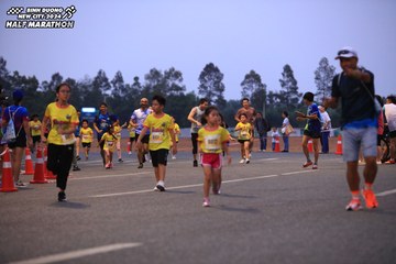 BINH DUONG NEW CITY HALF MARATHON 2024 - Ảnh #1728313