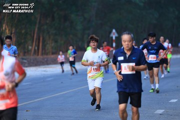 BINH DUONG NEW CITY HALF MARATHON 2024 - Ảnh #1750585