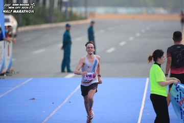 BINH DUONG NEW CITY HALF MARATHON 2024 - Ảnh #1738512