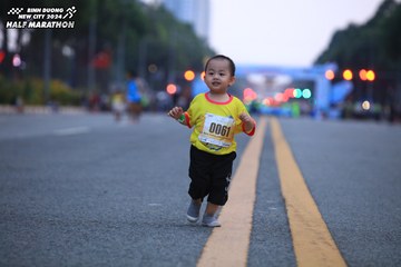BINH DUONG NEW CITY HALF MARATHON 2024 - Ảnh #1727860