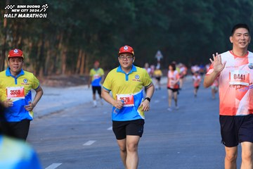 BINH DUONG NEW CITY HALF MARATHON 2024 - Ảnh #1771781