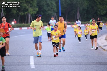 BINH DUONG NEW CITY HALF MARATHON 2024 - Ảnh #1726409