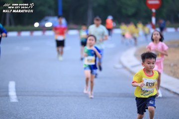 BINH DUONG NEW CITY HALF MARATHON 2024 - Ảnh #1726398