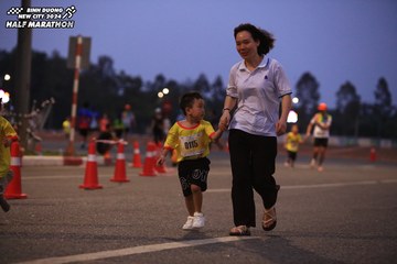BINH DUONG NEW CITY HALF MARATHON 2024 - Ảnh #1728489
