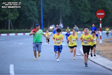 BINH DUONG NEW CITY HALF MARATHON 2024 - Ảnh #1726175