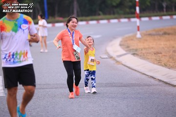 BINH DUONG NEW CITY HALF MARATHON 2024 - Ảnh #1727237