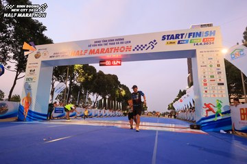 BINH DUONG NEW CITY HALF MARATHON 2024 - Ảnh #1729666