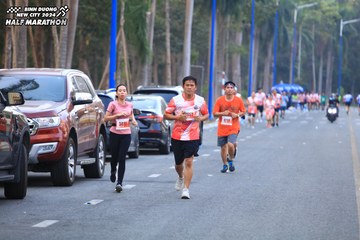 BINH DUONG NEW CITY HALF MARATHON 2024 - Ảnh #1756319